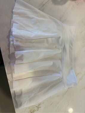 Under Armour White Pleated Athletic Skort UA Motion new with tags